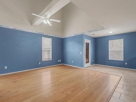 4th image of 3404 Deerfield Blvd