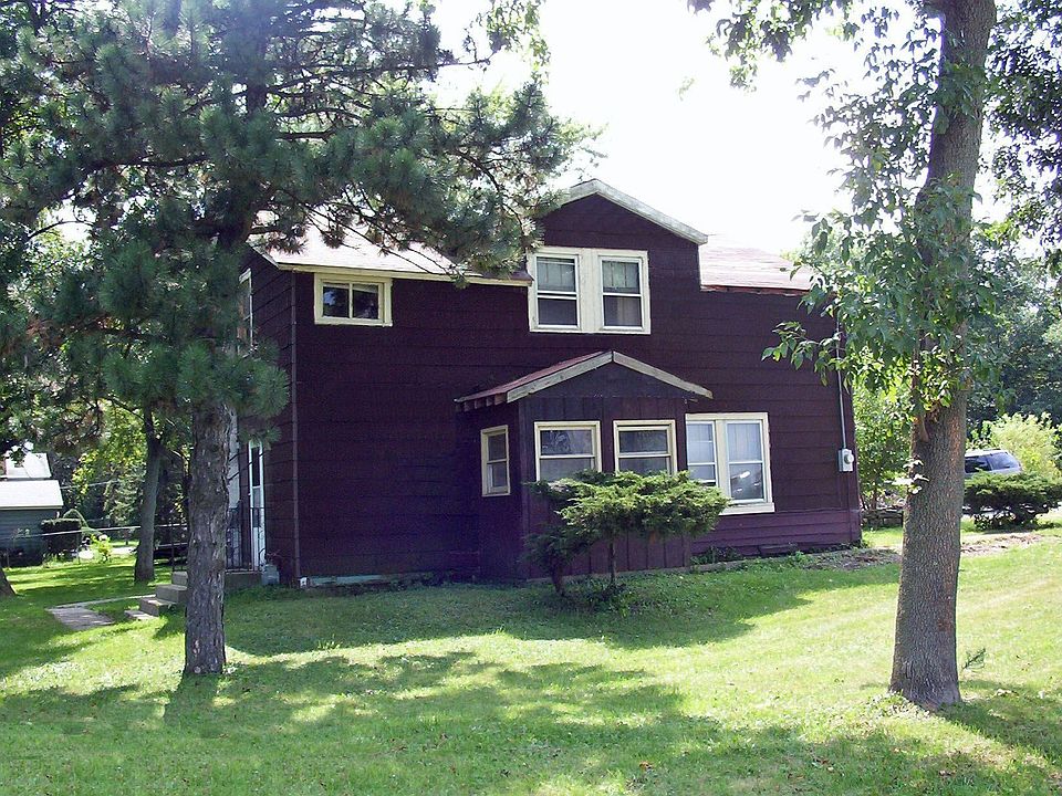 2nd image of 330 E Sauk Trl