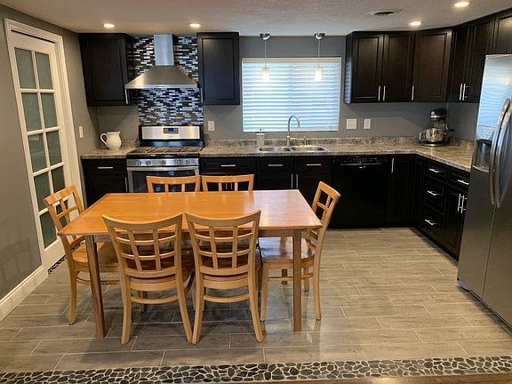 5th image of 14 Hanson Dr
