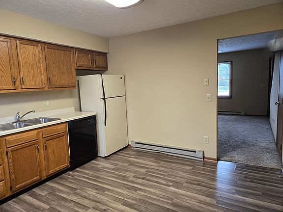 5th image of 605 Mumford Dr #B