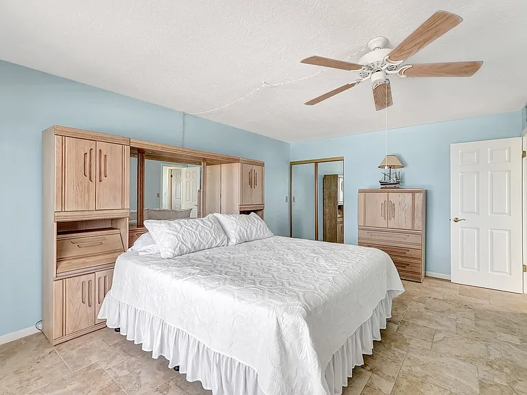 1270 Gulf Blvd #1401 — Photo 8