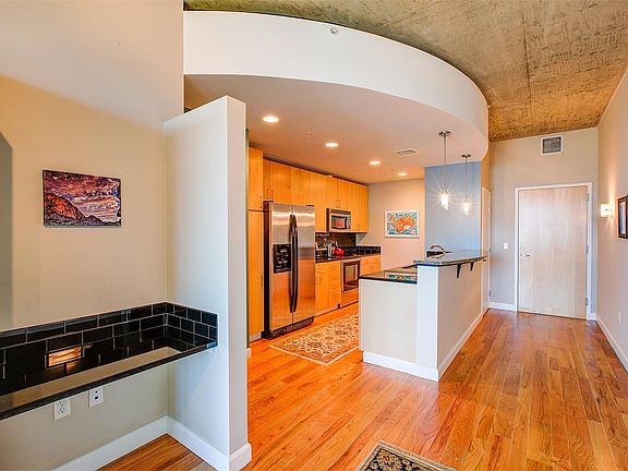 4th image of 1700 Bassett St Unit 909