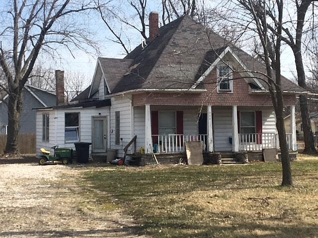 1st image of 902 S Allen St