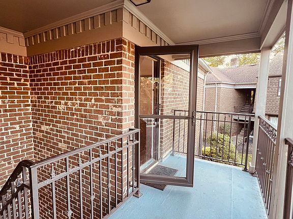 APARTMENT ENTRANCE