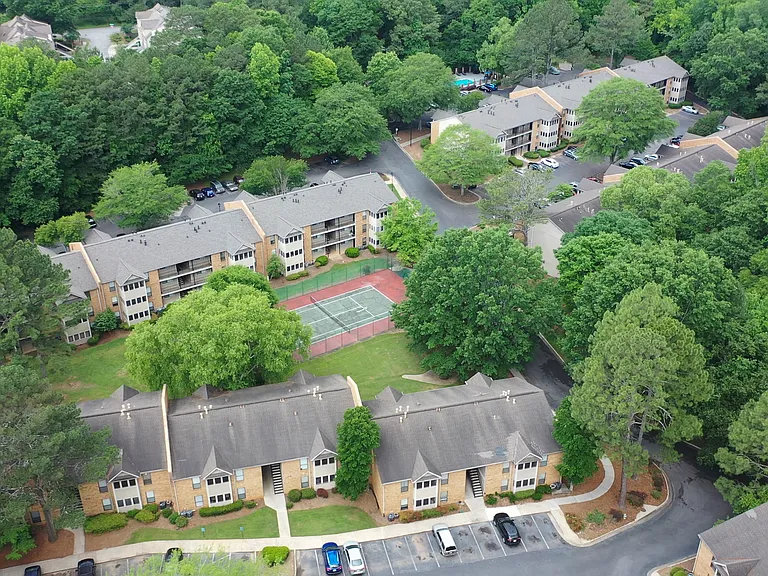 Valley Brook Crossing — Photo 12
