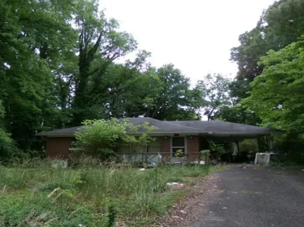 150 Centerwood Dr, Mount Airy, NC 27030