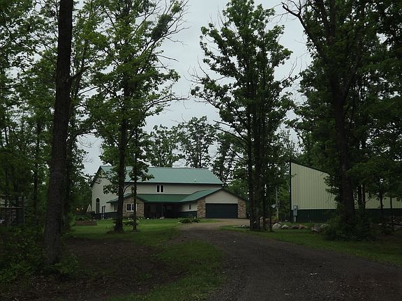 View Coming Up the Driveway