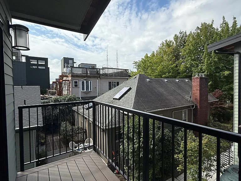 228 21st Ave E #228 — Photo 21