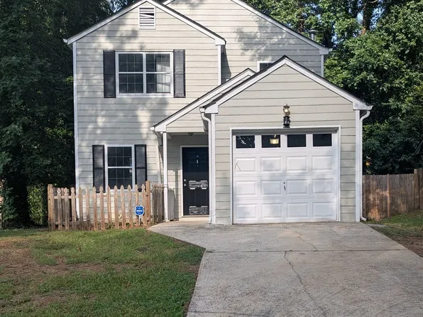 945 Hemingway Rd, Stone Mountain, GA 30088