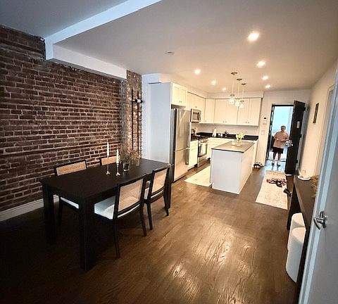 2nd image of 123 E 18th St APT 2