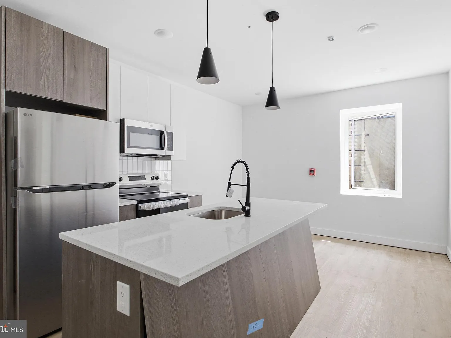 2 bed, $2,200 — Photo 1