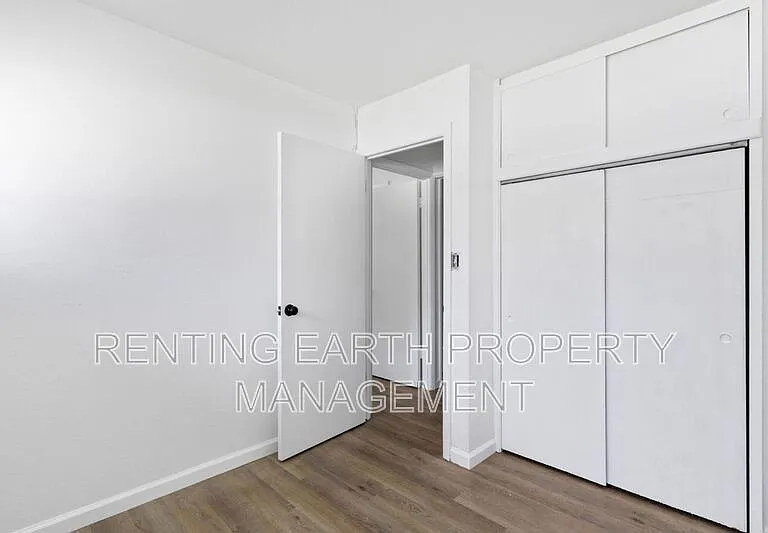 9835 Winkler Dr — Photo 11