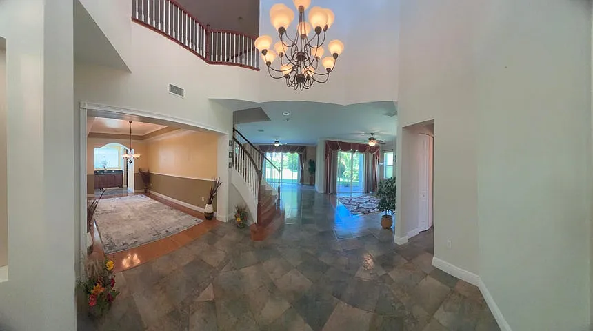 6 bed, 4168 sqft, $6,000 — Photo 2