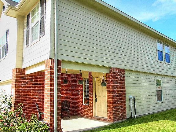 4th image of 8674 Chaletford Dr