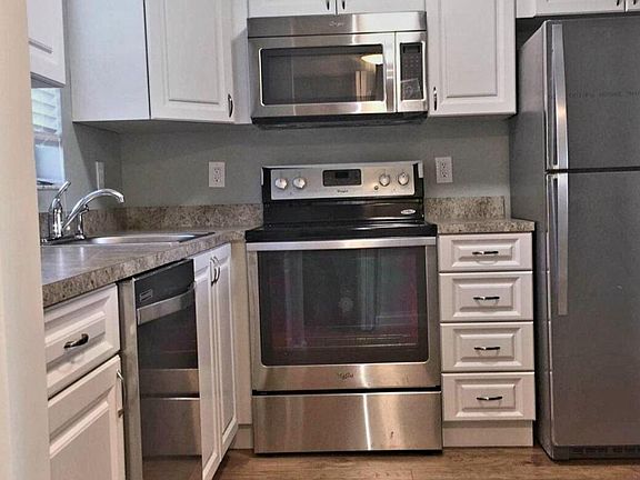 4th image of 9355 SW 8th St APT 212