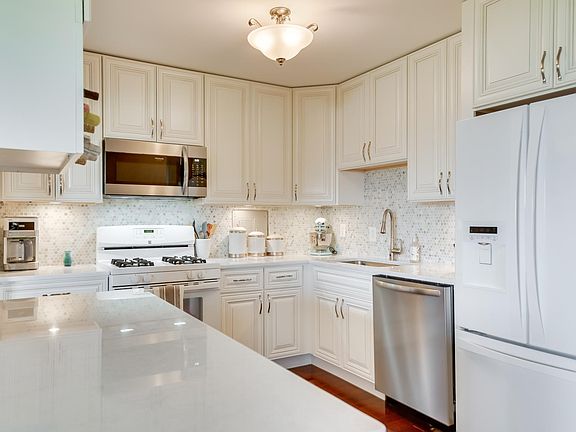 5th image of 8315 N Brook Ln APT 905