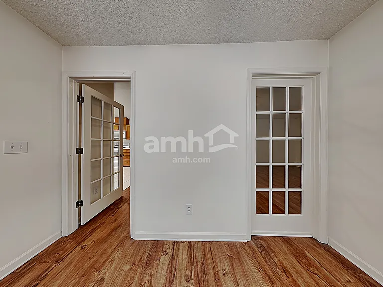 185 Charlotte Ct — Photo 15