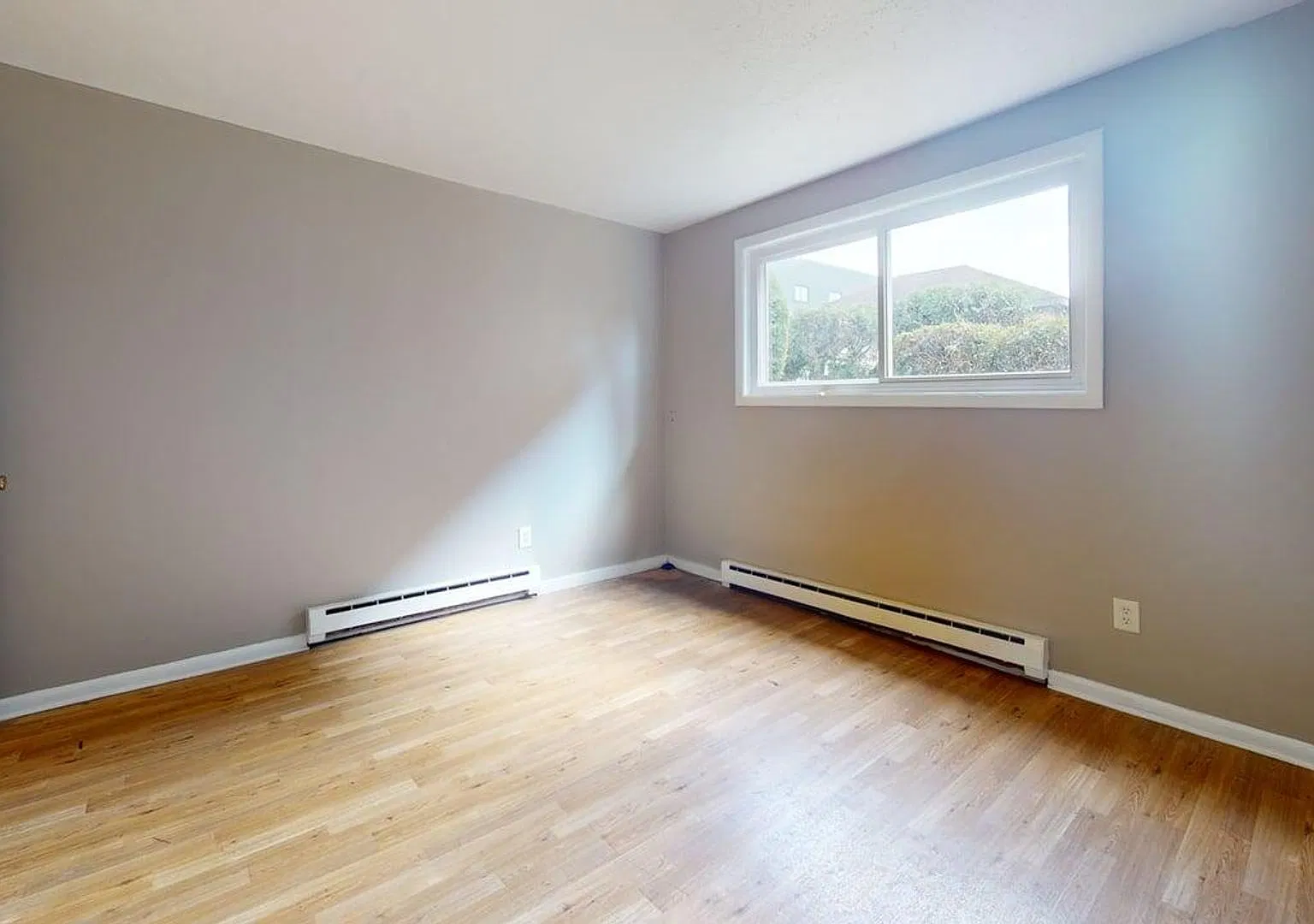 1238 Logan Ave NW — Photo 2