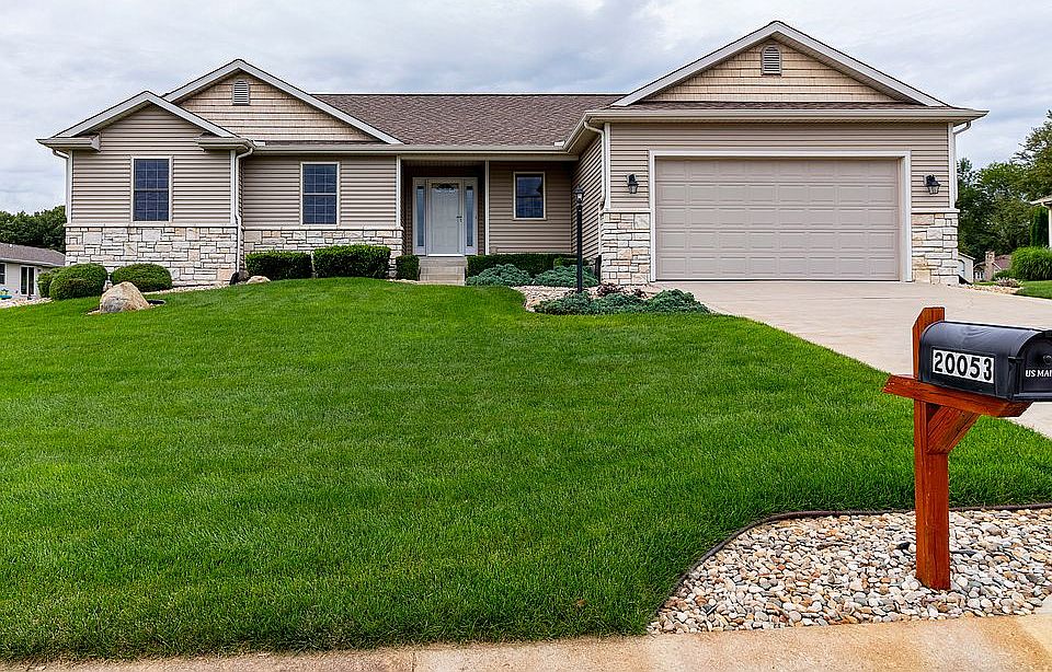 1st image of 20053 Amethyst Dr