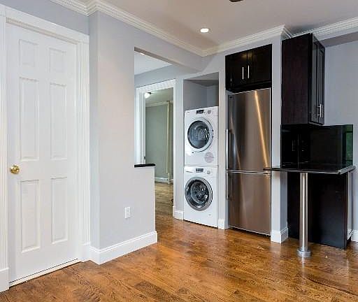 3rd image of 396 E 10th St APT 3