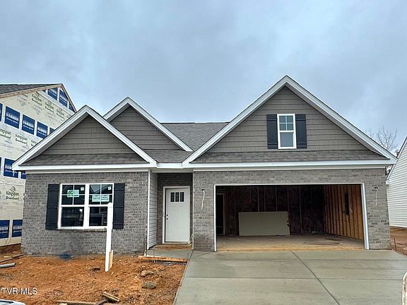 2nd image of 672 Saint Andrews Dr