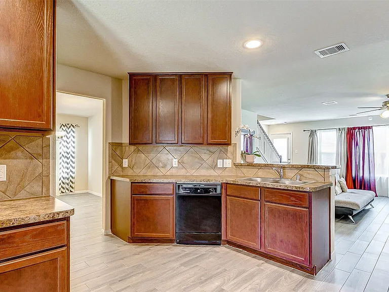 21219 Fox Hillside Way — Photo 11
