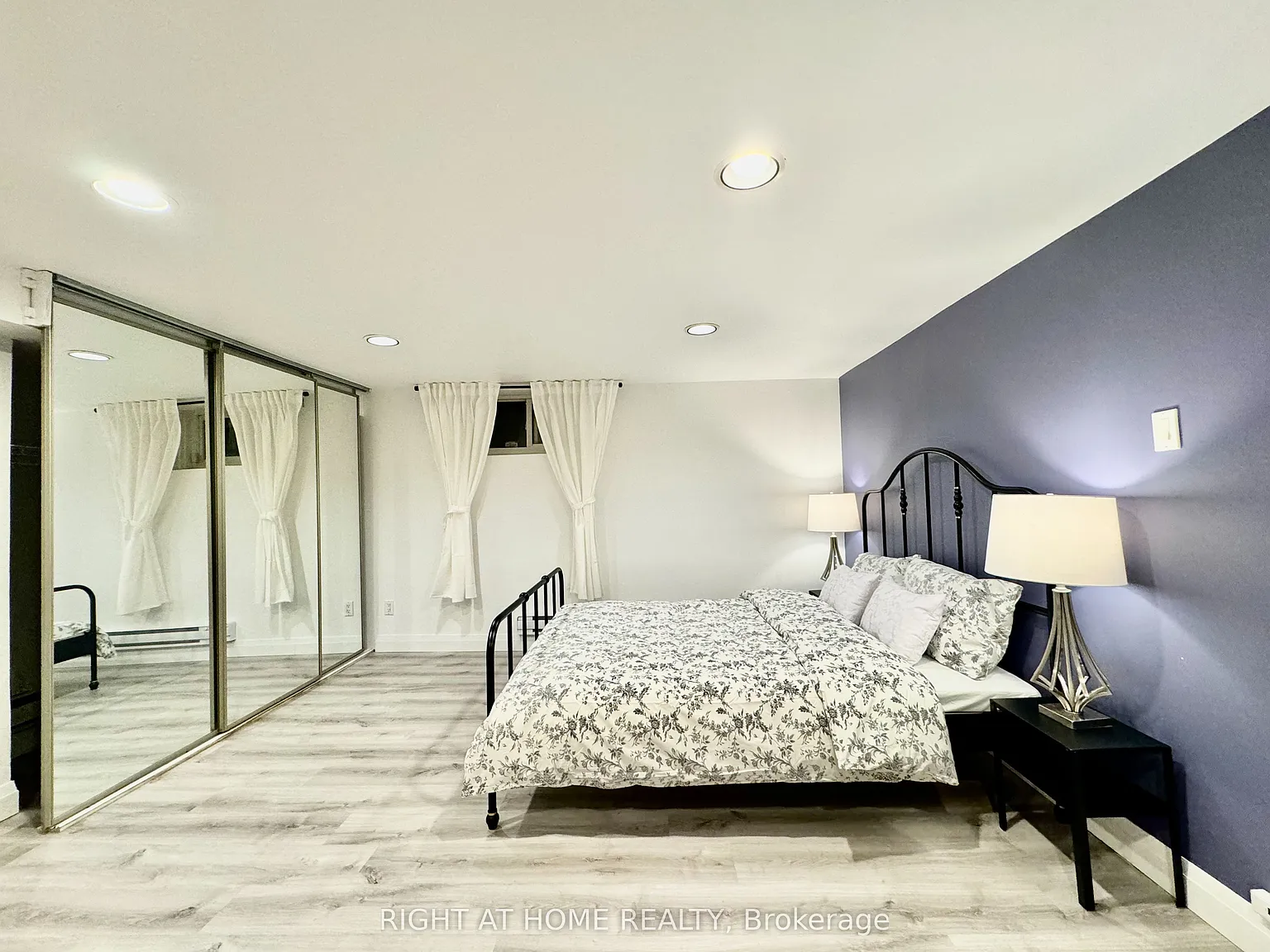 4 bed, $2,850 — Photo 2