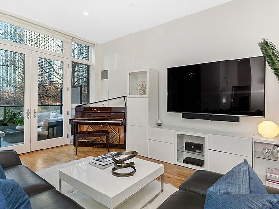 5th image of 206 N Park Dr #206