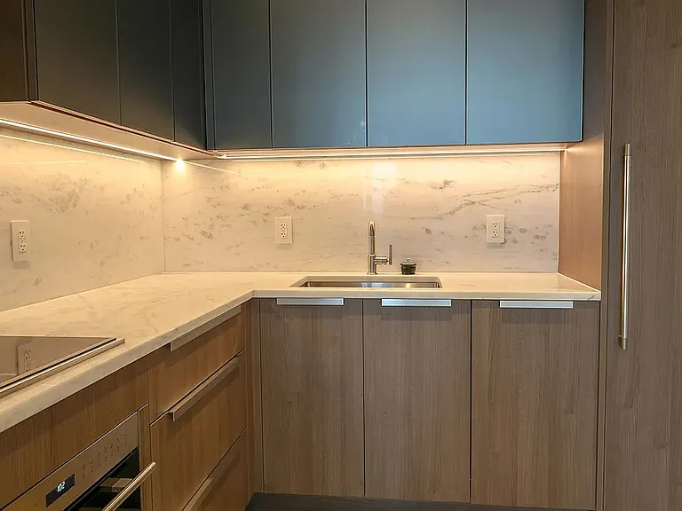 455 10th Ave #32M — Photo 4