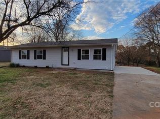 4393 Chantilly Dr, Granite Falls, NC 28630