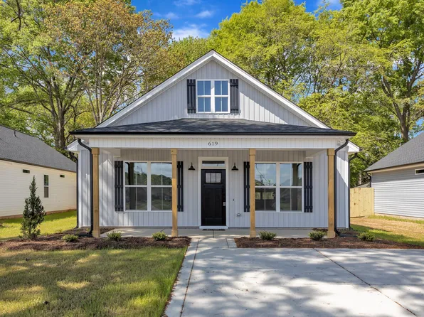 619 Ray St, Selma, NC 27576