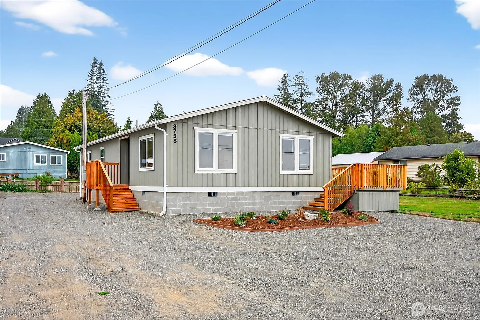 3758 Sinclair Drive photo 1