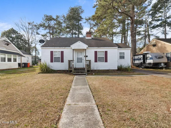 921 Tuscarora Avenue, Elizabeth City, NC 27909