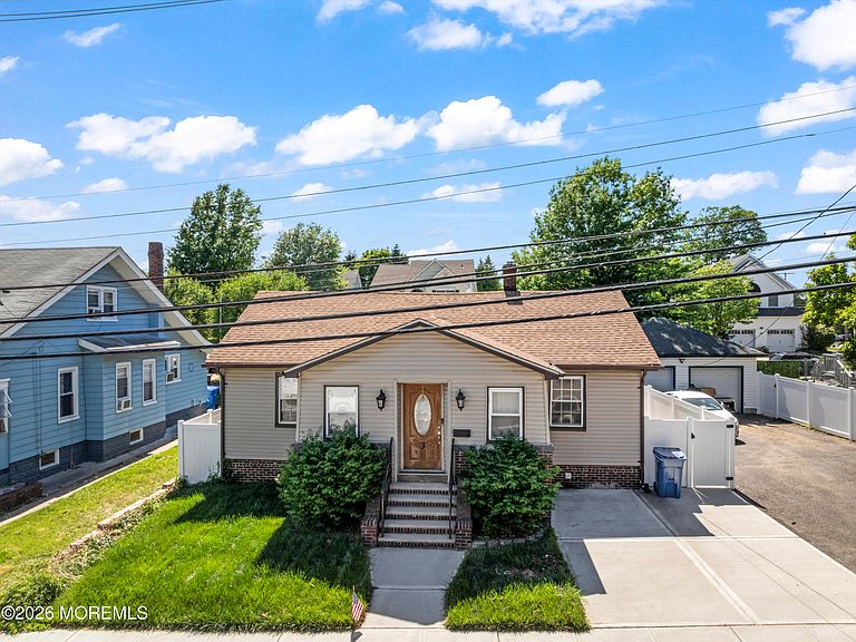 Listing photo 3