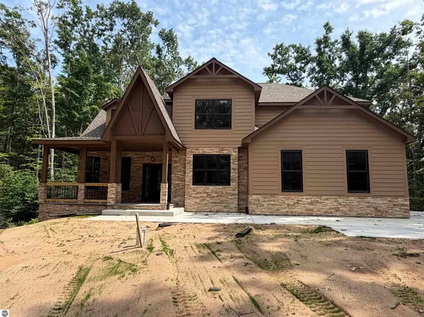 1932 Kitzbuhel Dr, Boyne City, MI 49712