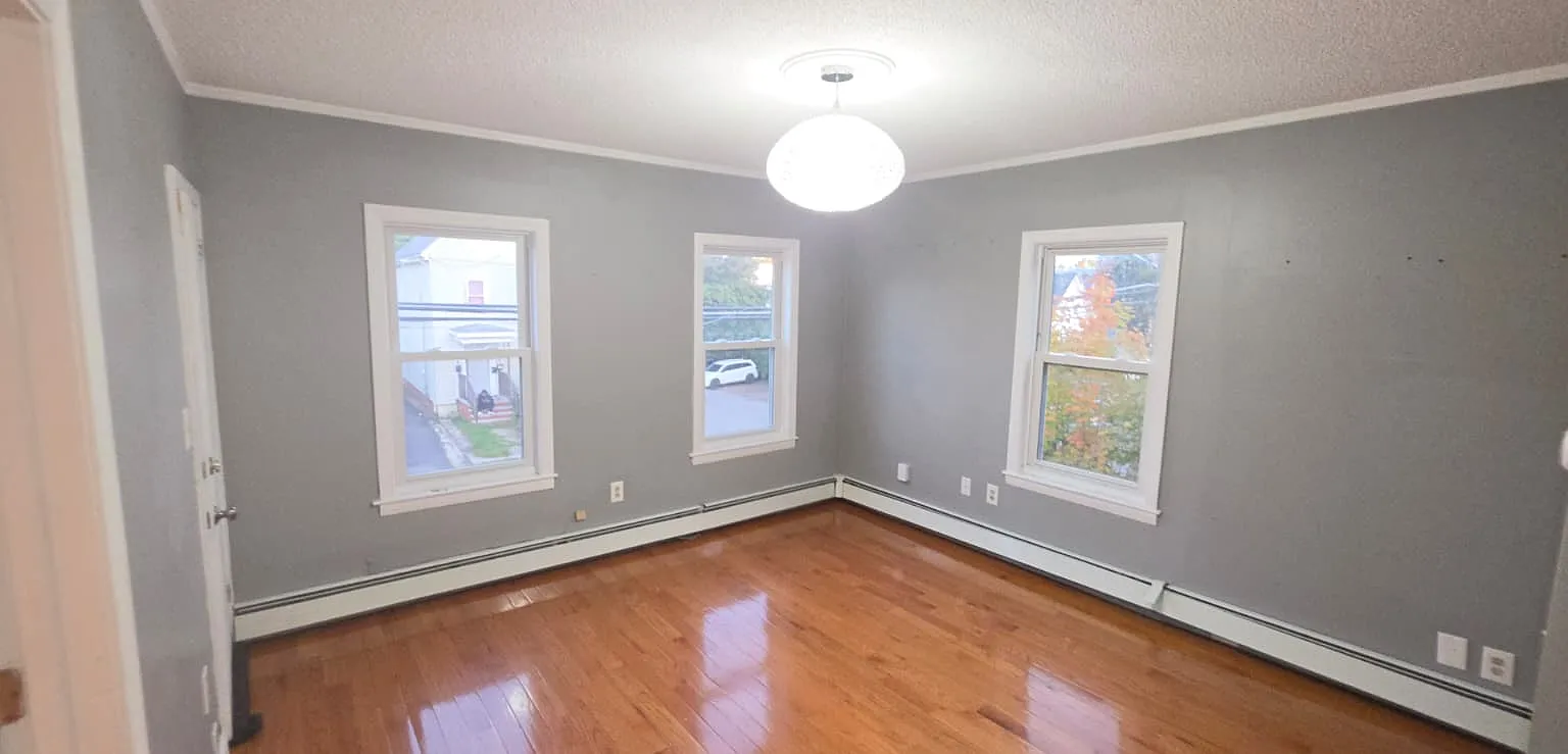 4 bed, 1300 sqft, $4,500 — Photo 2