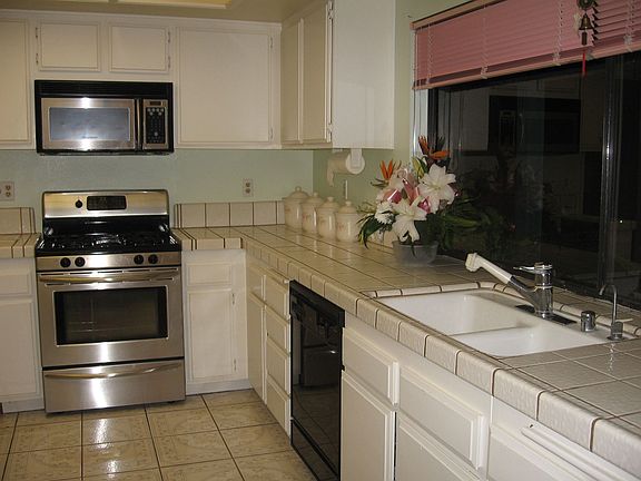 4th image of 17912 Redwood Ave