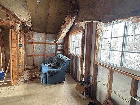 5th image of 21803 Lynn Ln