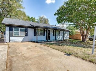 825 E Mustang St, Crowley, TX 76036