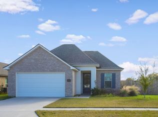 825 Mano Myrtle Dr, Gonzales, LA 70737