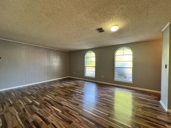 203 John Sims Pkwy #F, Niceville, FL 32578