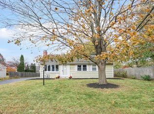 20 Wrenwood St, Springfield, MA 01119