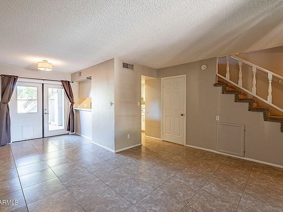 5th image of 1422 W LA JOLLA Drive