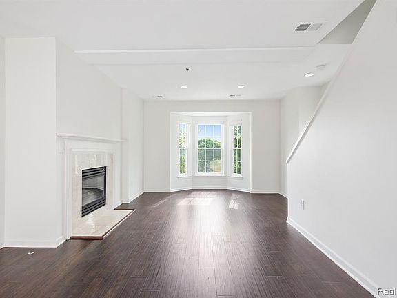 4th image of 20072 Rodeo Ct
