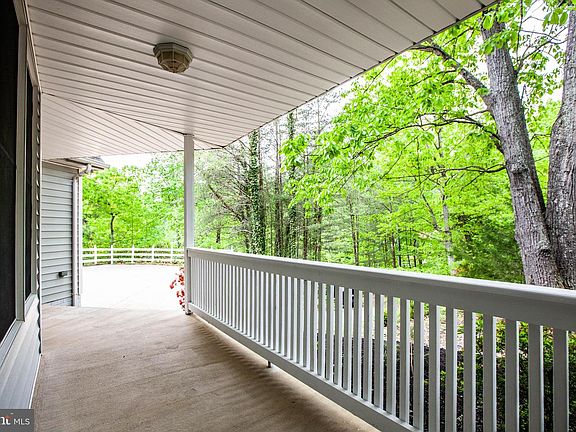 2nd image of 1014 Harbour Dr