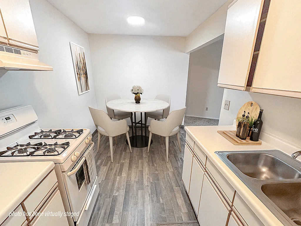 Eden Park Apartments — Photo 3