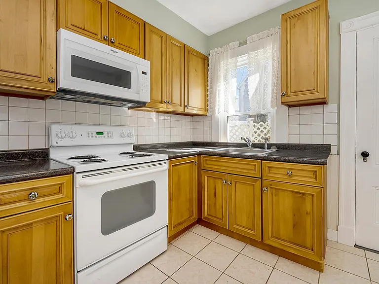 16 Oak Grove Ter — Photo 28