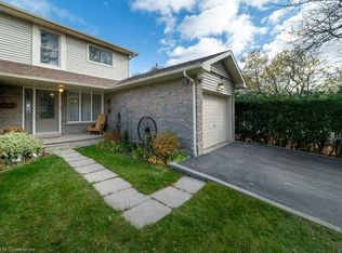 2470 Cobbinshaw Cir, Mississauga, ON L5N2G3