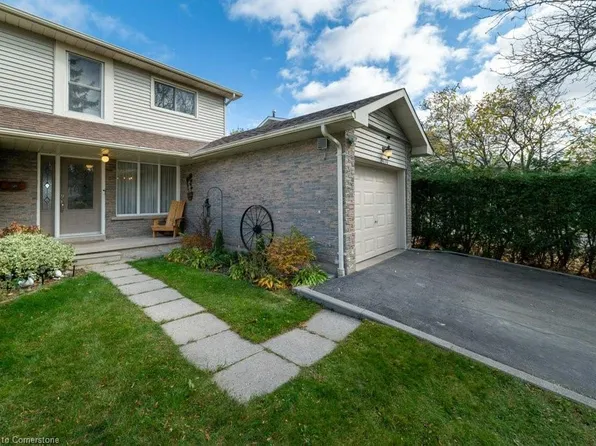 2470 Cobbinshaw Cir, Mississauga, ON L5N 2G3