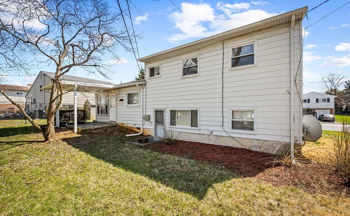 Building Photo - 916 Prestwood Rd